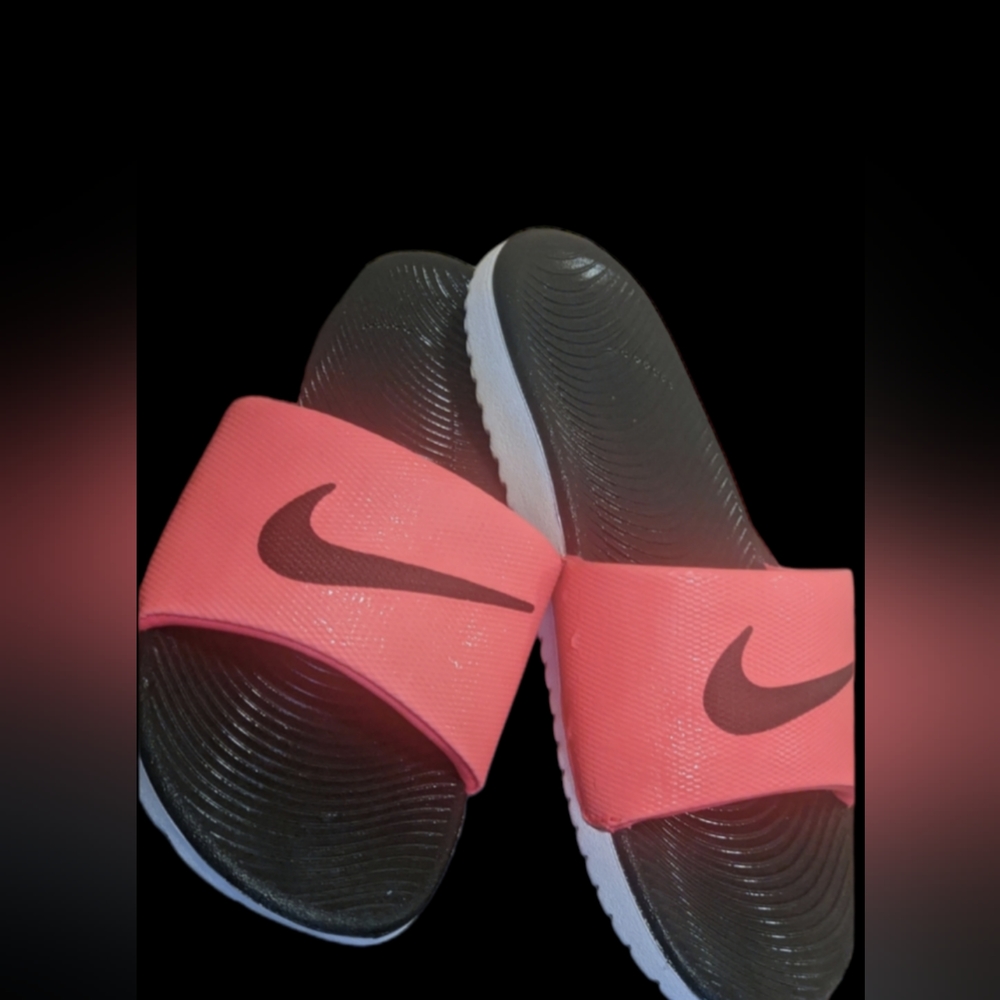 Nike hot pink with black sandals